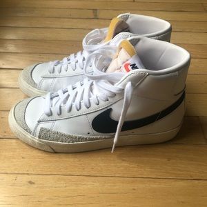 Nike Blazer 77 Women’s Size 8